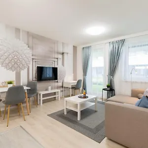 Downtown Residences Leo - Ac, Elevator, Terrace דירה