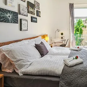 3 In The Beautiful Street Apartment