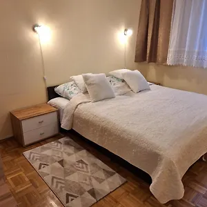  Apartament Gvadanyi Rezidencia